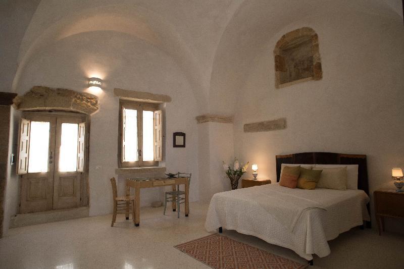 Historia- Dimore Corte Chiesa Corigliano dʼOtranto 외부 사진